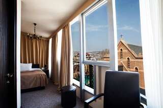 Отель Hotel City Тбилиси Стандартный номер с панорамным видом-1
