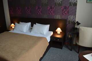 Отель Hotel City Тбилиси Улучшенный двухместный номер с 2 отдельными кроватями-2